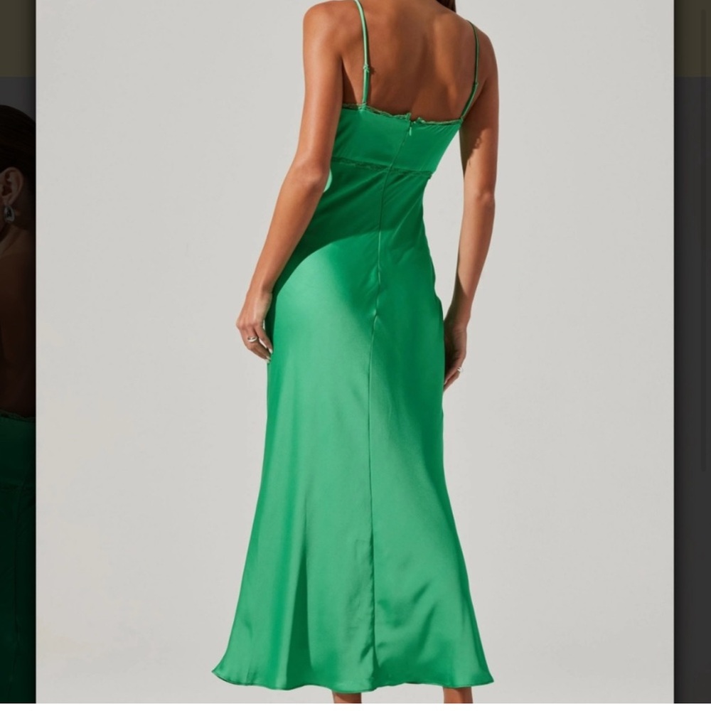 Astr Vibrant Green Satin Dress - Picture 11 of 11